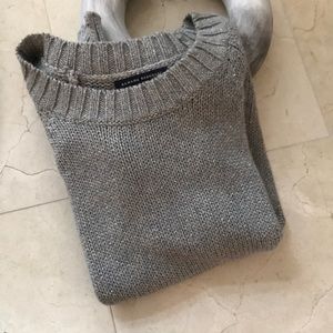 Grey sweater with metallic gold thread